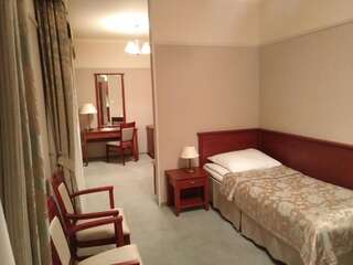 Отель Hotel Umina Чорштын Двухместный номер с 2 отдельными кроватями - Подходит для гостей с ограниченными физическими возможностями-1